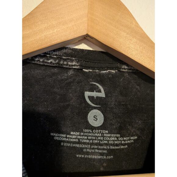 evanescence dark gray heathered butterfly synthesis tee shirt size S - Picture 2 of 5